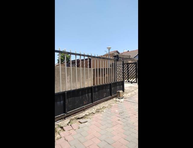 2 BEDROOM HOUSE FOR SALE IN LOTUS GARDENS